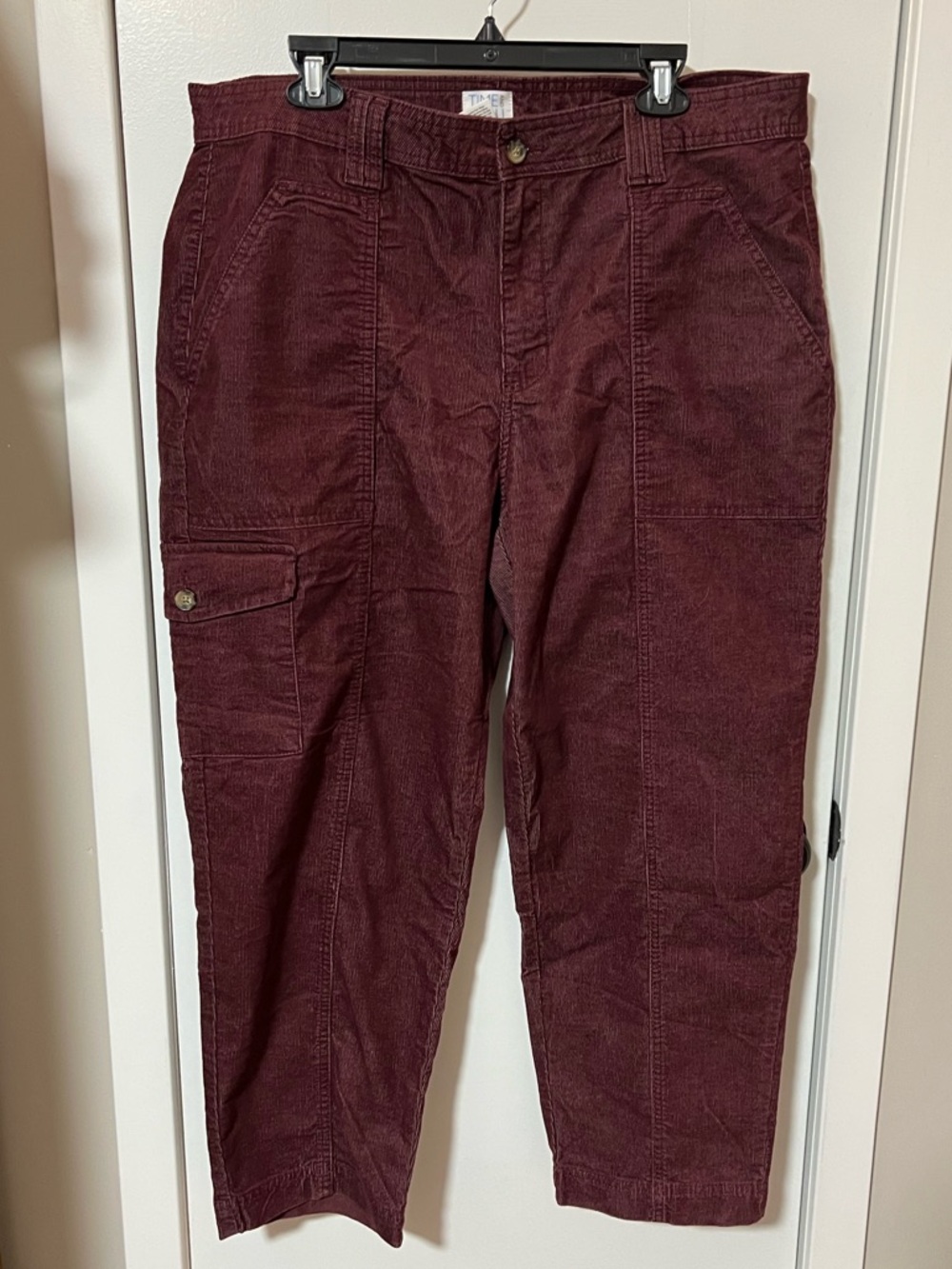 Women’s Corduroy Cargo Pants in Burgundy
